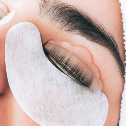 Réhaussement / permanente de cils + teinture des cils