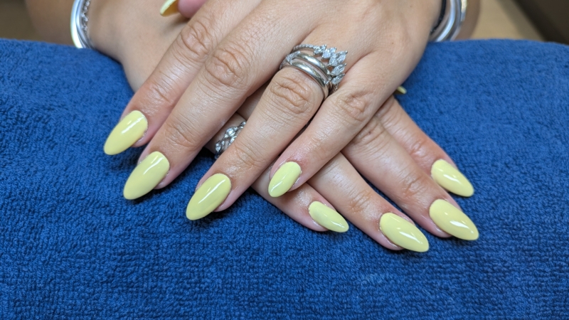 Vernis semi permanent mains ou pieds (manucure incluse)